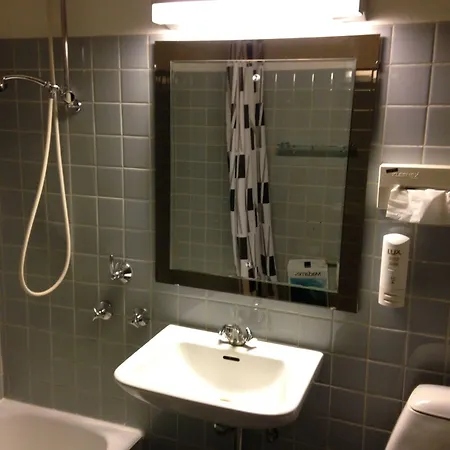 여관 Blommenslyst Kro